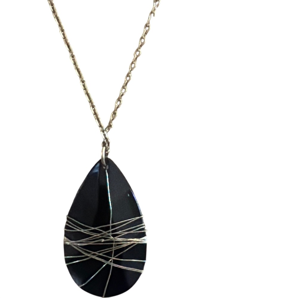 Claires Black Teardrop Wire Wrapped Pendant Necklace Gold Tone Chain Mixed Metal